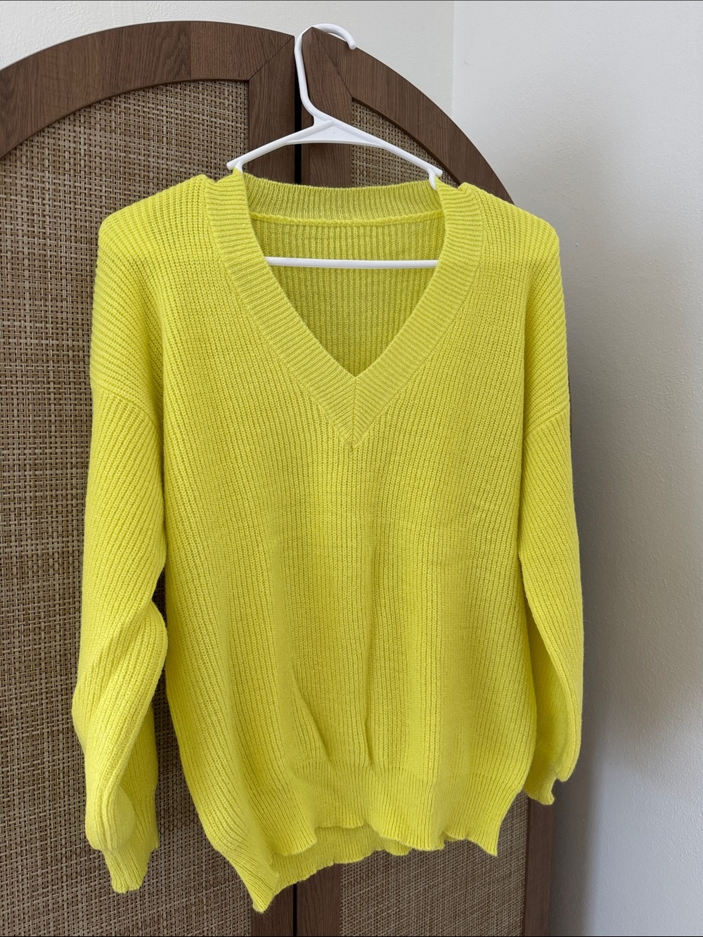 Pringbud Neon Yellow V-Neck Knit Sweater Size L Dropped shoulder